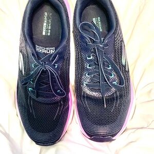 Skechers size 8 women’s